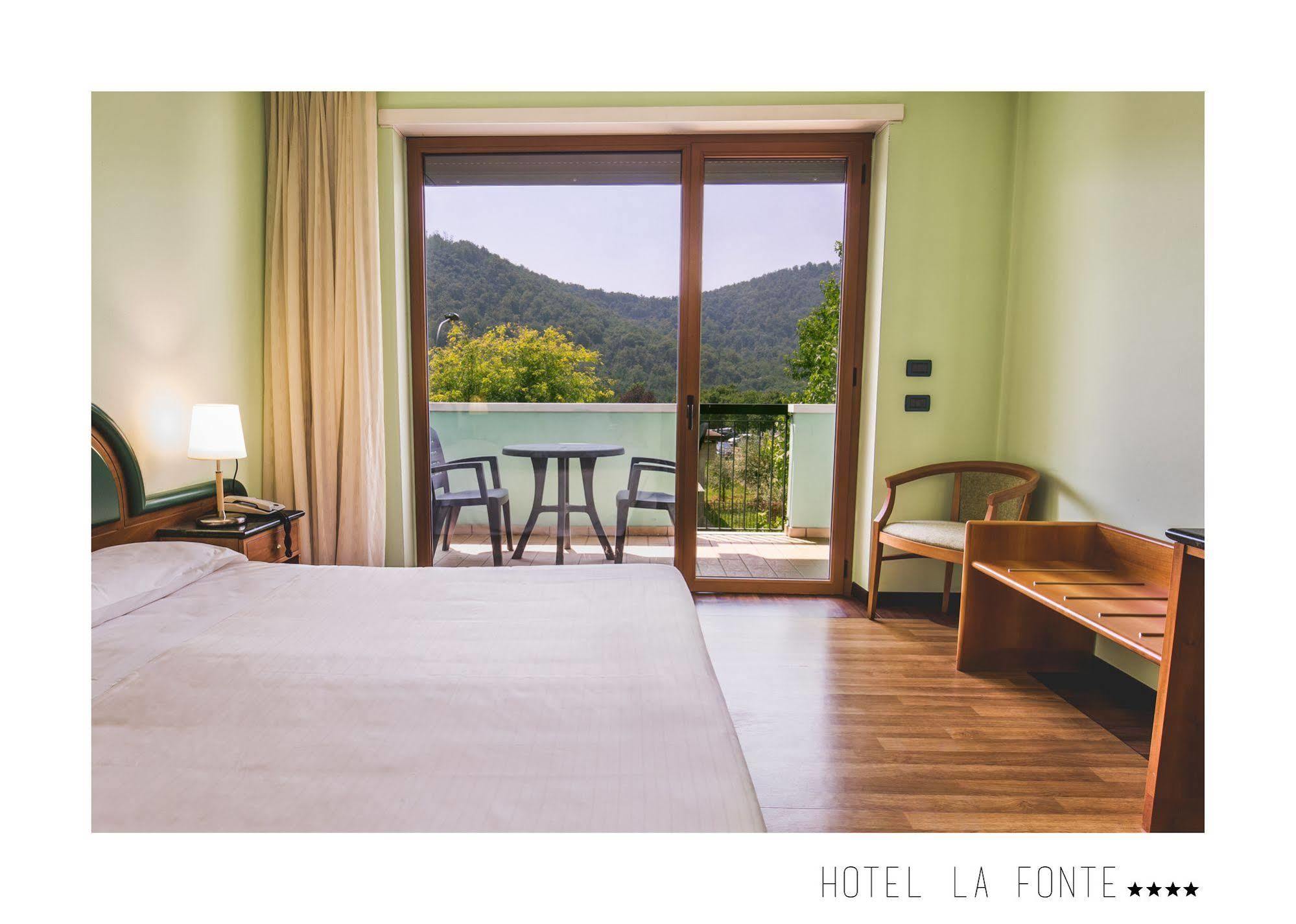 La Fonte Hotel Ome Exterior foto